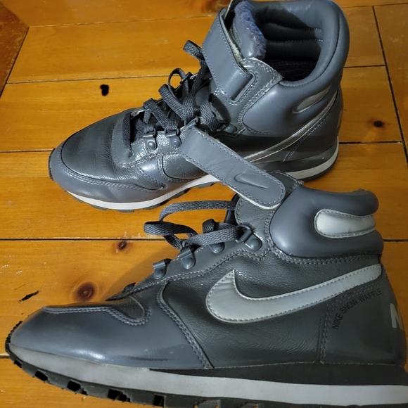 Nike Snow Waffle Grey Patent w/Sherpa Women's Sneaker Boot Size 10 - Picture 11 of 11